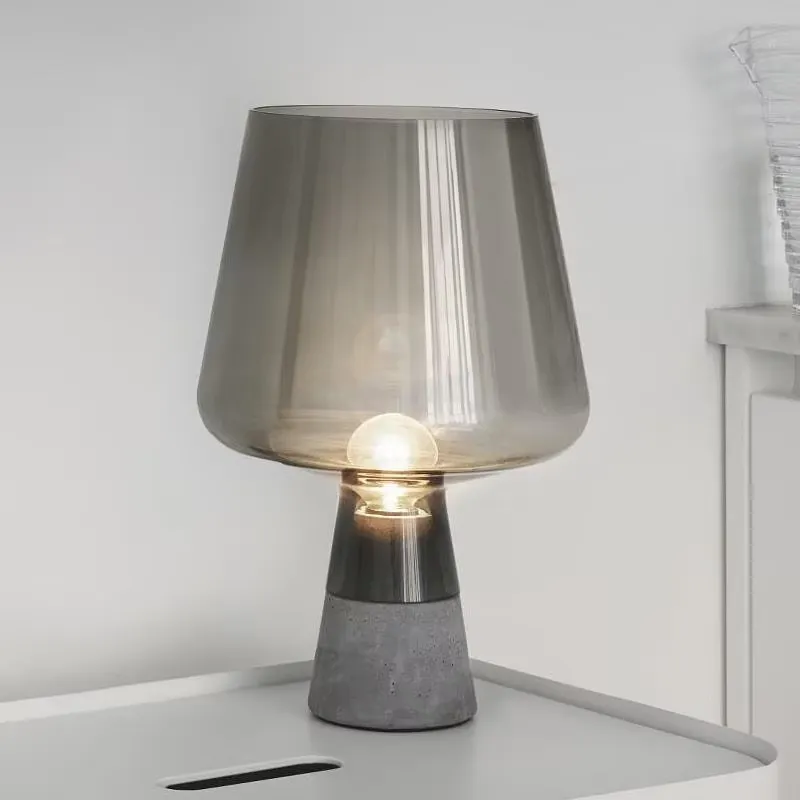 Solar Lamp - Nordycka, minimalistyczna lampa stołowa z elementami