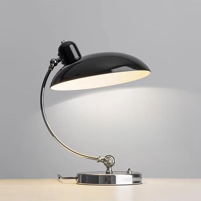 Solar Lamp - Nowoczesna, bezprzewodowa lampa biurkowa w kształcie